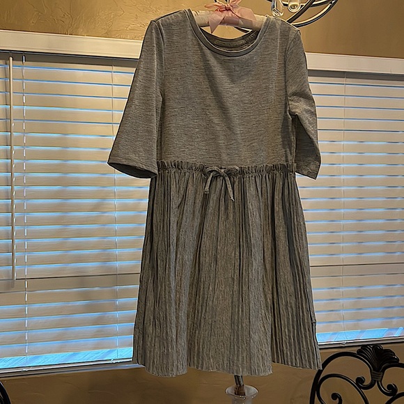 Gray Long-Sleeve Girls Dress Size 6/6X - Picture 2 of 5